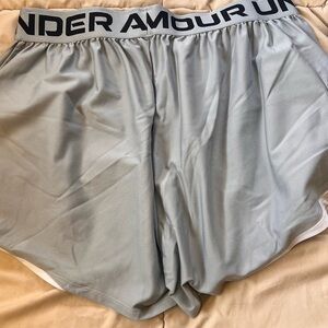 Under Armour Women's Light Gray Athletic Shorts